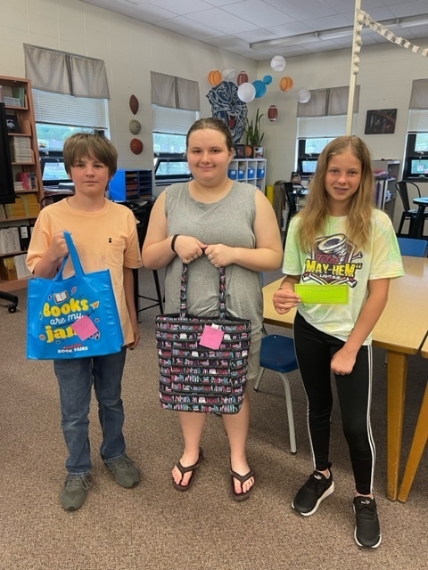 Middle School National Honor Society Book Drive May 2023